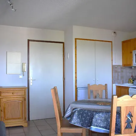 2 Pieces Plein Sud Avec Balcon, Proche Centre-ville De Font-romeu, Parking Et Local A Skis - Fr-1-580-70 Apartment *
