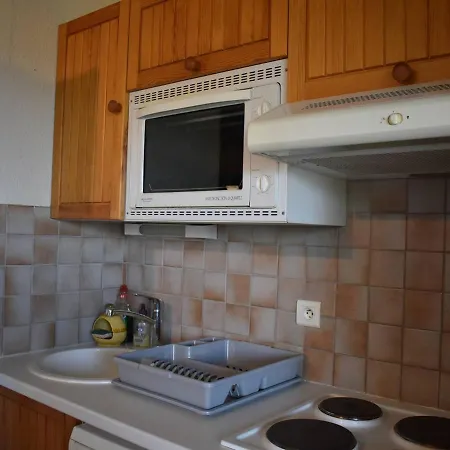 Apartment 2 Pieces Plein Sud Avec Balcon, Proche Centre-ville De Font-romeu, Parking Et Local A Skis - Fr-1-580-70 *