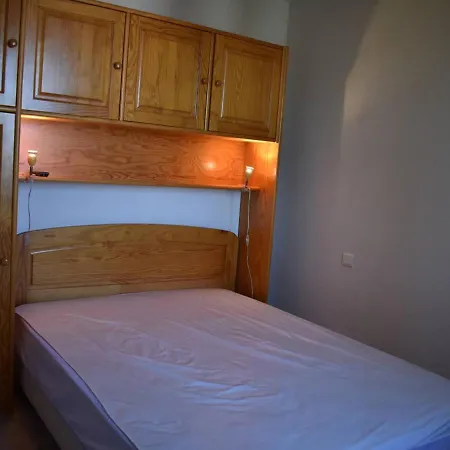 2 Pieces Plein Sud Avec Balcon, Proche Centre-ville De Font-romeu, Parking Et Local A Skis - Fr-1-580-70 *