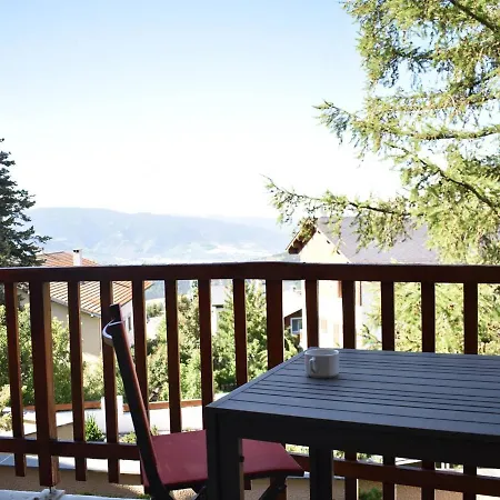 2 Pieces Plein Sud Avec Balcon, Proche Centre-ville De Font-romeu, Parking Et Local A Skis - Fr-1-580-70 * Font-Romeu-Odeillo-Via